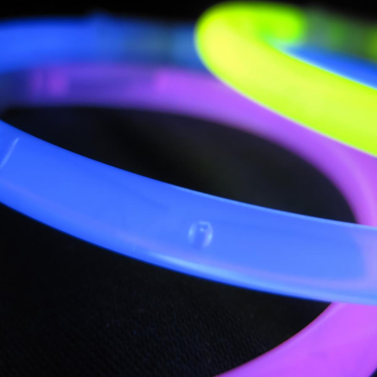 Glowing Wristbands - Banded Bracelets | Glowproducts.com
